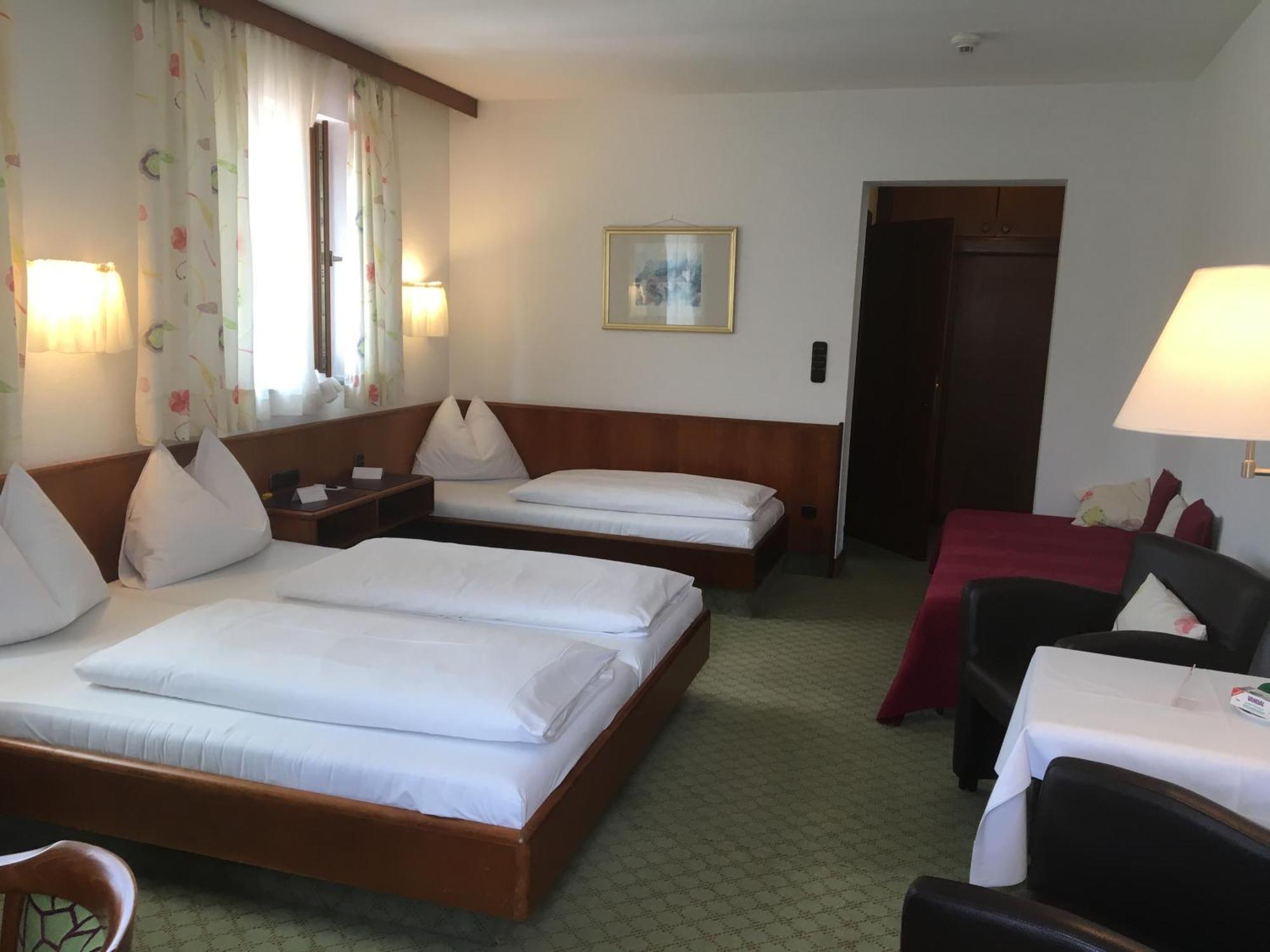 Hotel Zillners Einkehr *** Altheim Zewnętrze zdjęcie